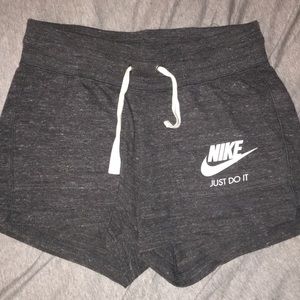 NIKE VINTAGE GYM SHORTS